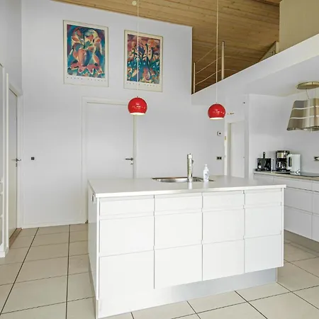 Casa de Férias Beautiful In With Kitchen Blokhus