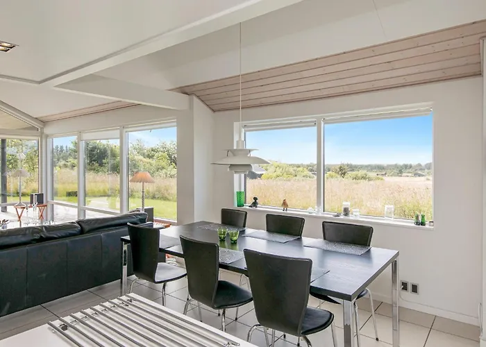 Beautiful In With Kitchen *